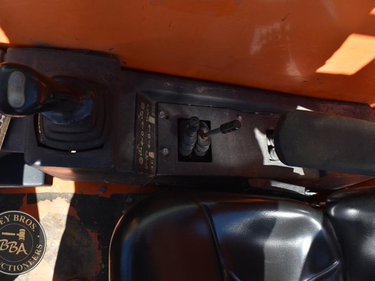 2015-jlg-g10-55a-image-55