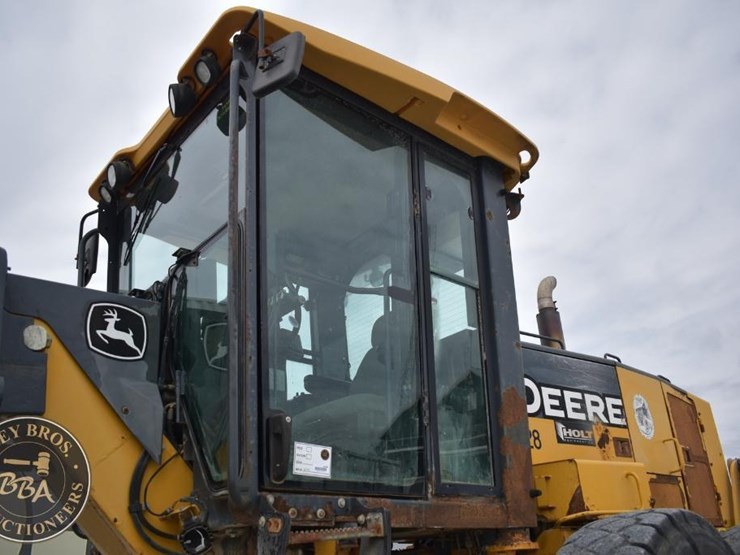 2007-deere-672d-image-35