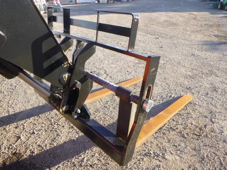 2018-jlg-8042-image-11