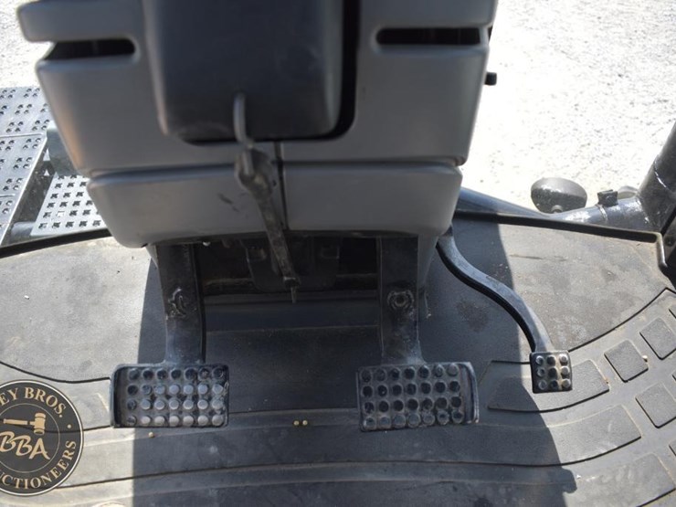 2004-challenger-mt765b-image-49