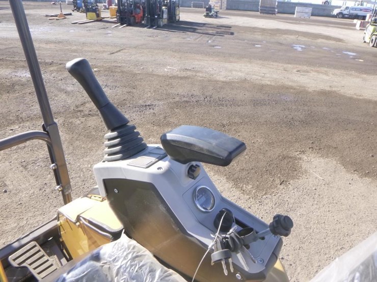 me20-hydraulic-excavator-image-23