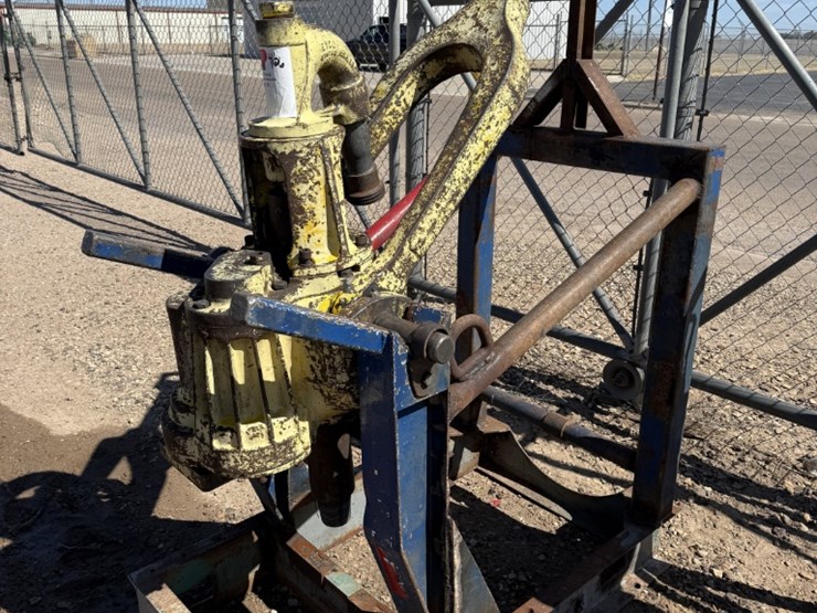 evco-2.5-85-ton-power-swivel-f/-parts-&-transport-skid-image-1