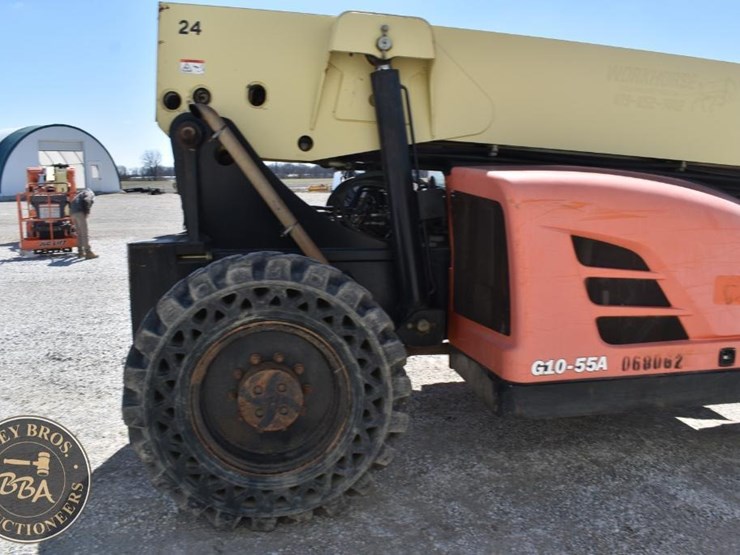 2015-jlg-g10-55a-image-22