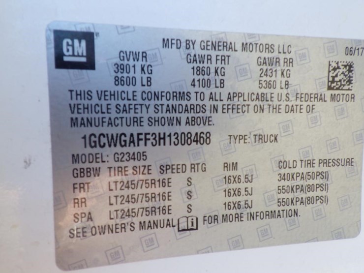 2017-chevrolet-express-2500-image-16