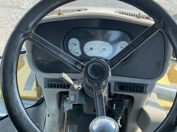 2006-terra-gator-6103-showing-7352-hrs-image-20