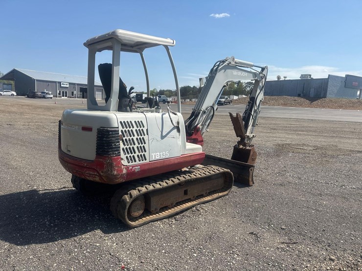 2007-takeuchi-tb135-image-7