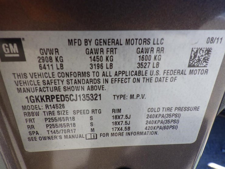 2012-gmc-acadia-image-15