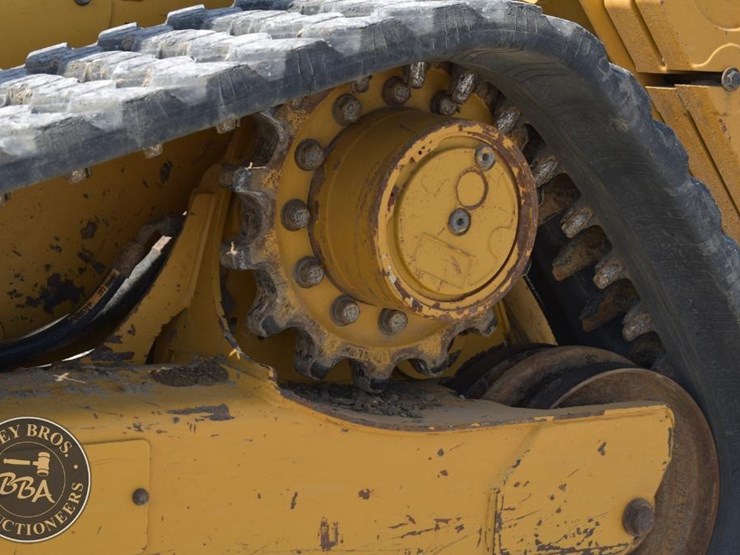 2022-caterpillar-259d3-image-24