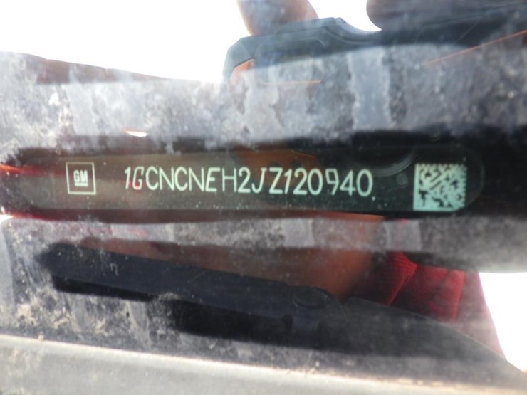 2018-chevrolet-1500-image-14