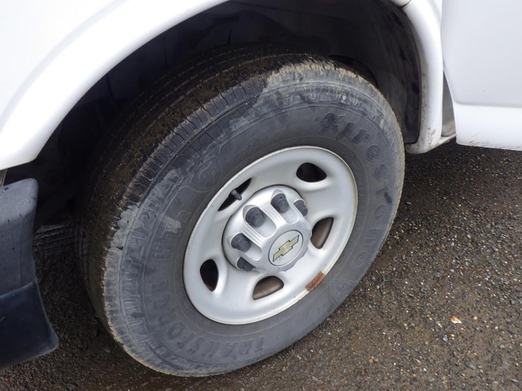 2013-chevrolet-express-2500-image-12