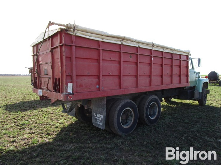 1973-ford-8000-image-5