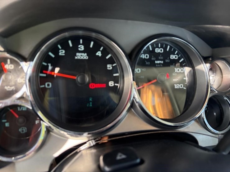 2012-chevrolet-2500-image-9