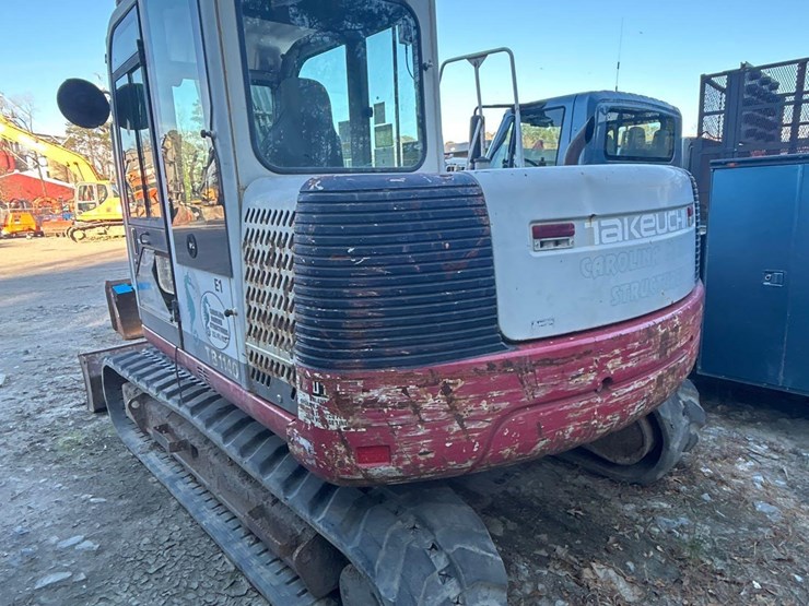 2015-takeuchi-tb1140-image-3