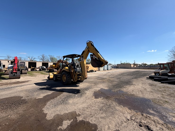 2015-caterpillar-416f-image-8