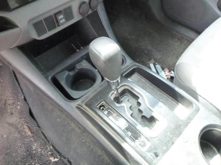 2013-toyota-tacoma-image-18