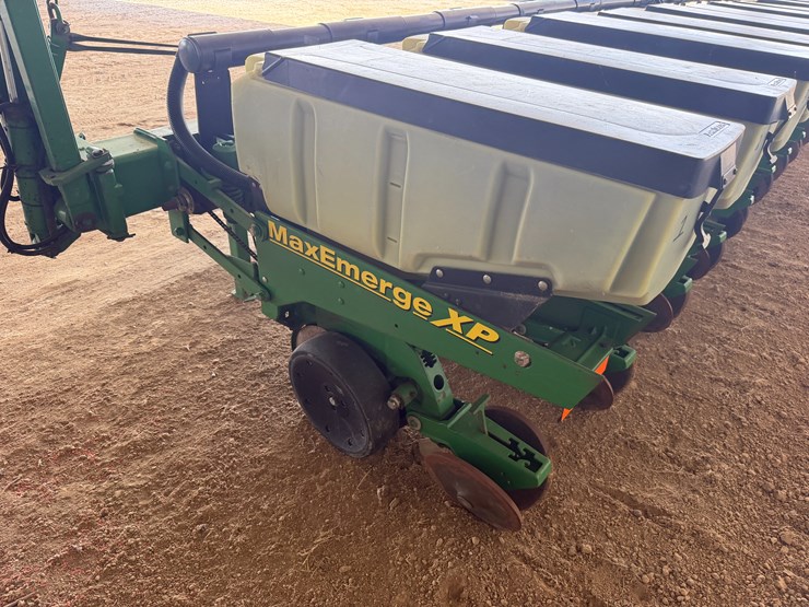 john-deere-7300-image-5