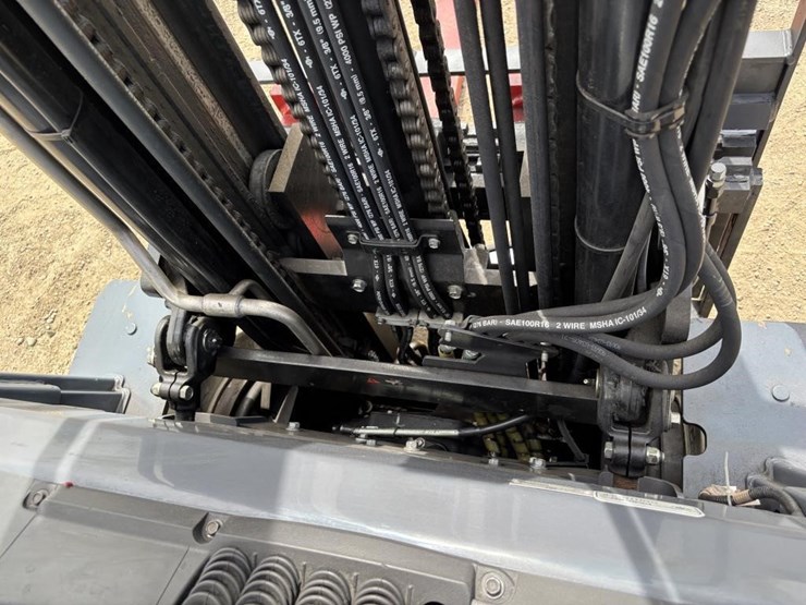 2013-toyota-8fgcu32-image-14