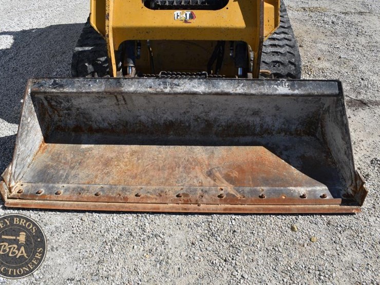 2023-caterpillar-259d3-image-31