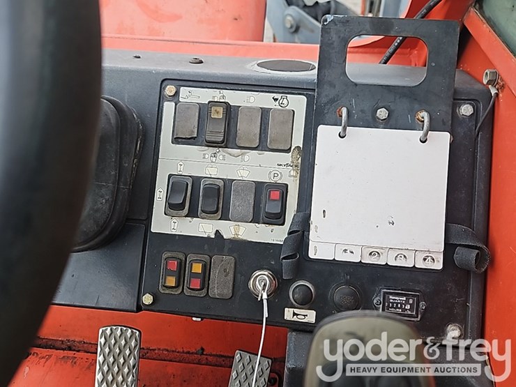 2017-skyjack-sj1056th-image-28