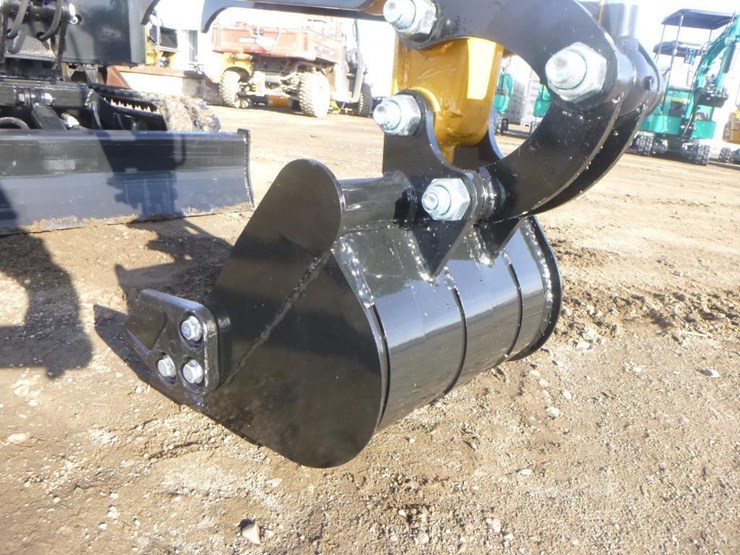 2025-agt-h12r-hydraulic-excavator-image-10