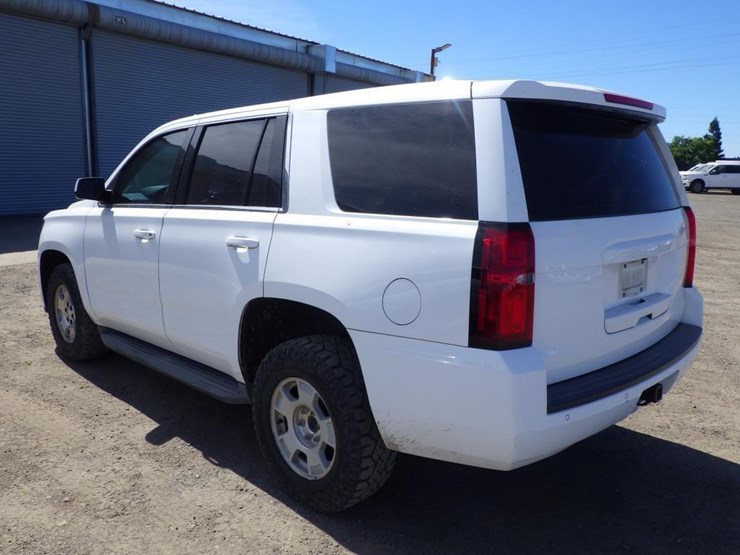 2016-chevrolet-tahoe-image-4