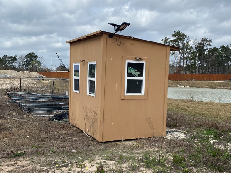 #1091-•-guard-shack-image-2