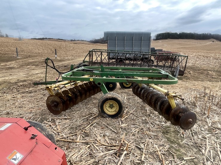 john-deere-210-image-8