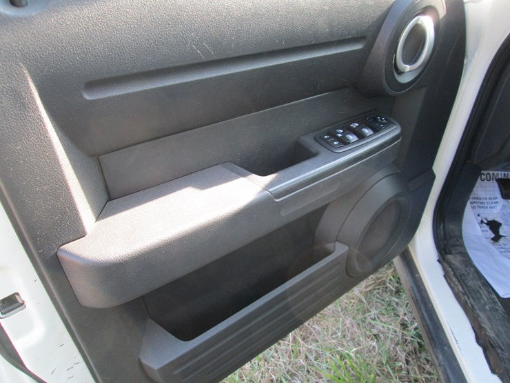 2008-dodge-nitro-image-24