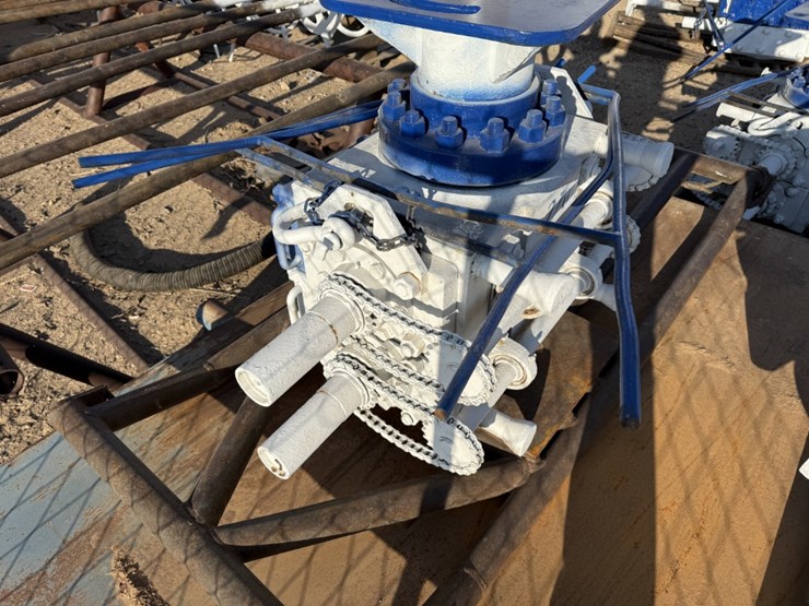 7-1/16-townsend-3m-2-7/8-dbl-manual-blowout-preventer,-charted-image-4