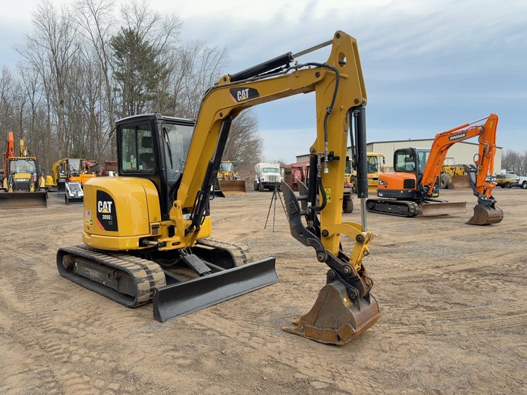 2017-caterpillar-305e2-cr-image-7