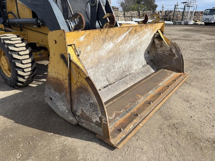 2019-deere-210lep-image-10