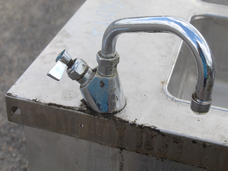 #8095-•-hot-water-warmer-table-image-9