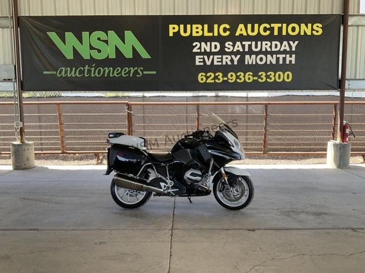 2015-bmw-1200rt-motorcycle-image-1