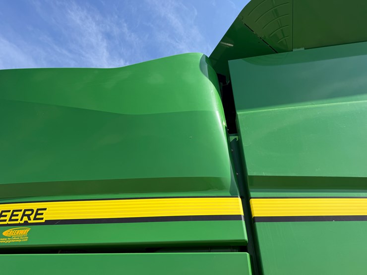 2014-john-deere-s670-image-53