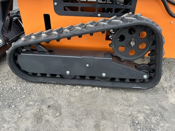 2026-arteer-qb-480-mini-compact-track-loader-image-16