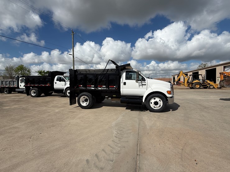 2006-ford-f650-image-13