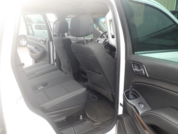 2016-chevrolet-tahoe-image-8