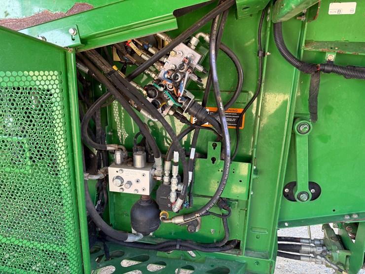 2014-john-deere-s670-image-83