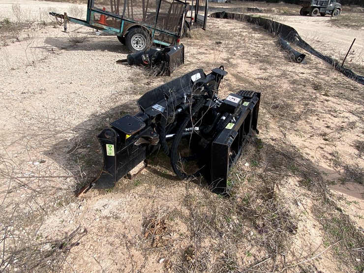 #4002-•-2020-caterpillar-skid-steer-dozer-blade-image-3