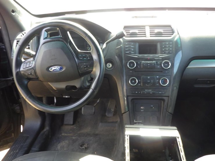 2018-ford-explorer-image-9