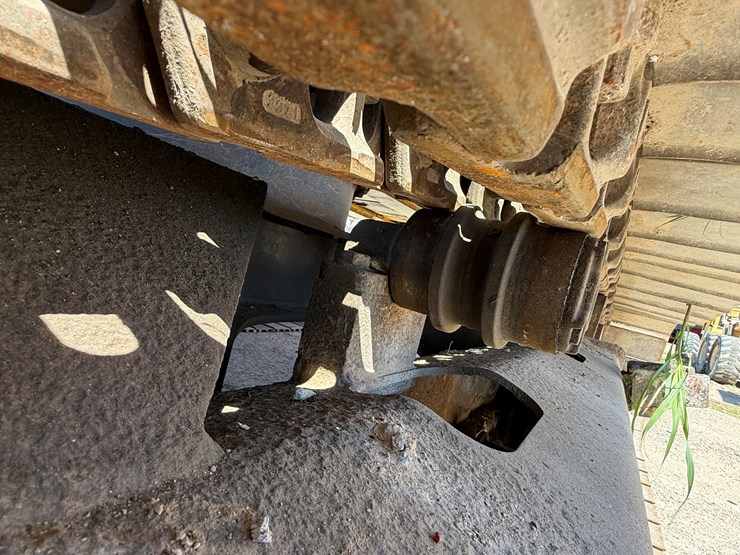 2006-jcb-js220-lc-image-13