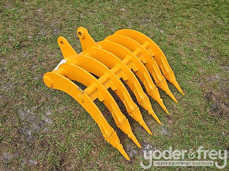 2026-caterpillar-305-image-4