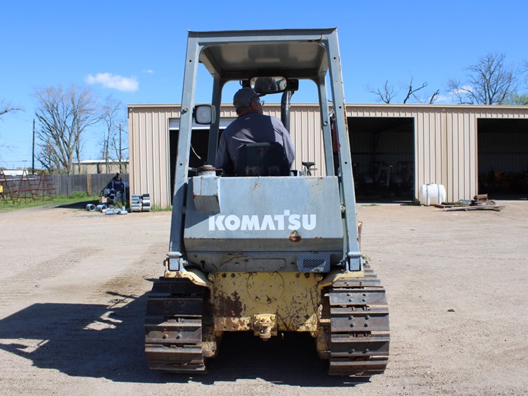 2001-komatsu-d38e-image-4