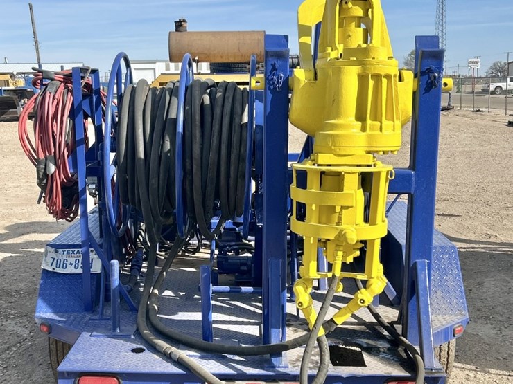 2004-evco-2.5-85-ton-power-swivel-mtd-on-2004-evco-15-t/a-gooseneck-trailer-image-3