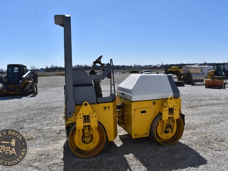 2010-benford-2010sd-image-4