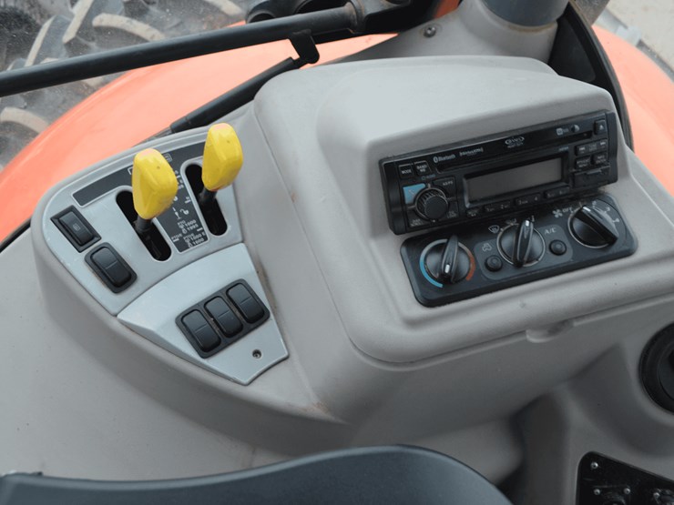 kubota-m7-171-premium-image-28