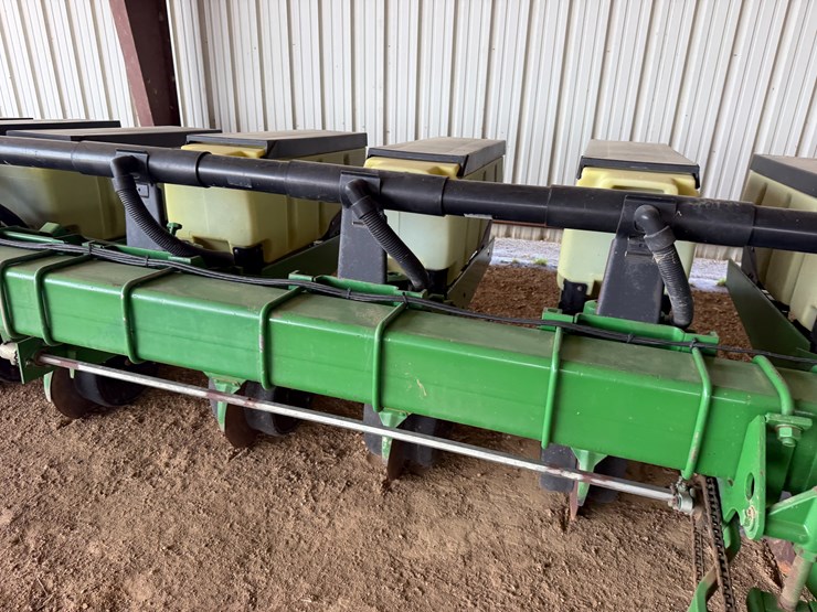 john-deere-7300-image-35