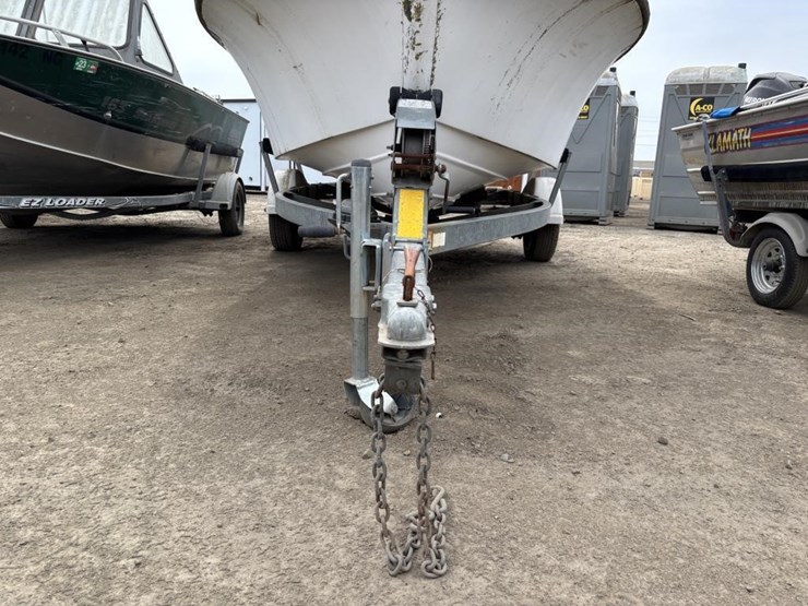 1990-unknown-trailer-image-22