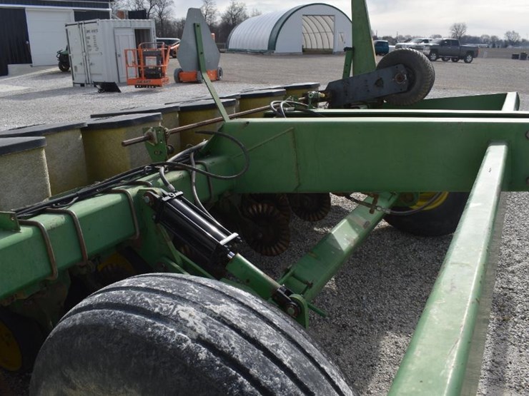 1990-john-deere-7240-image-10