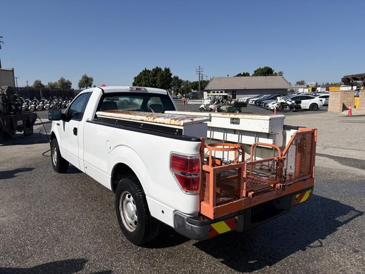 2013-ford-f150-xl-image-4